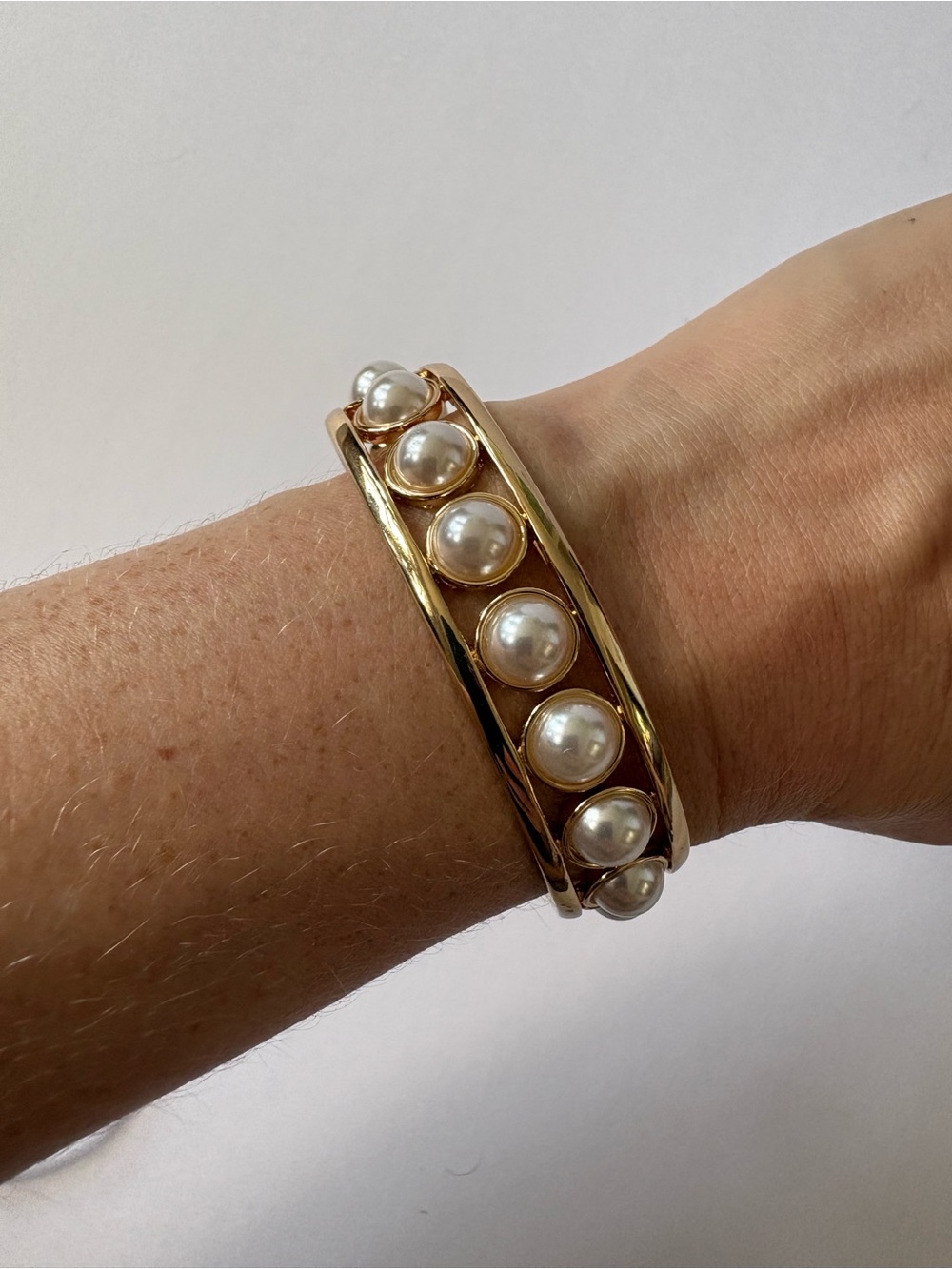 RM Elegant Gold Tone Open Cuff Bracelet Bangle Round Pearl Festive Preppy Resort